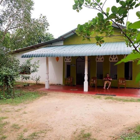 Jungle House Tourist Inn Dambulla Exteriör bild